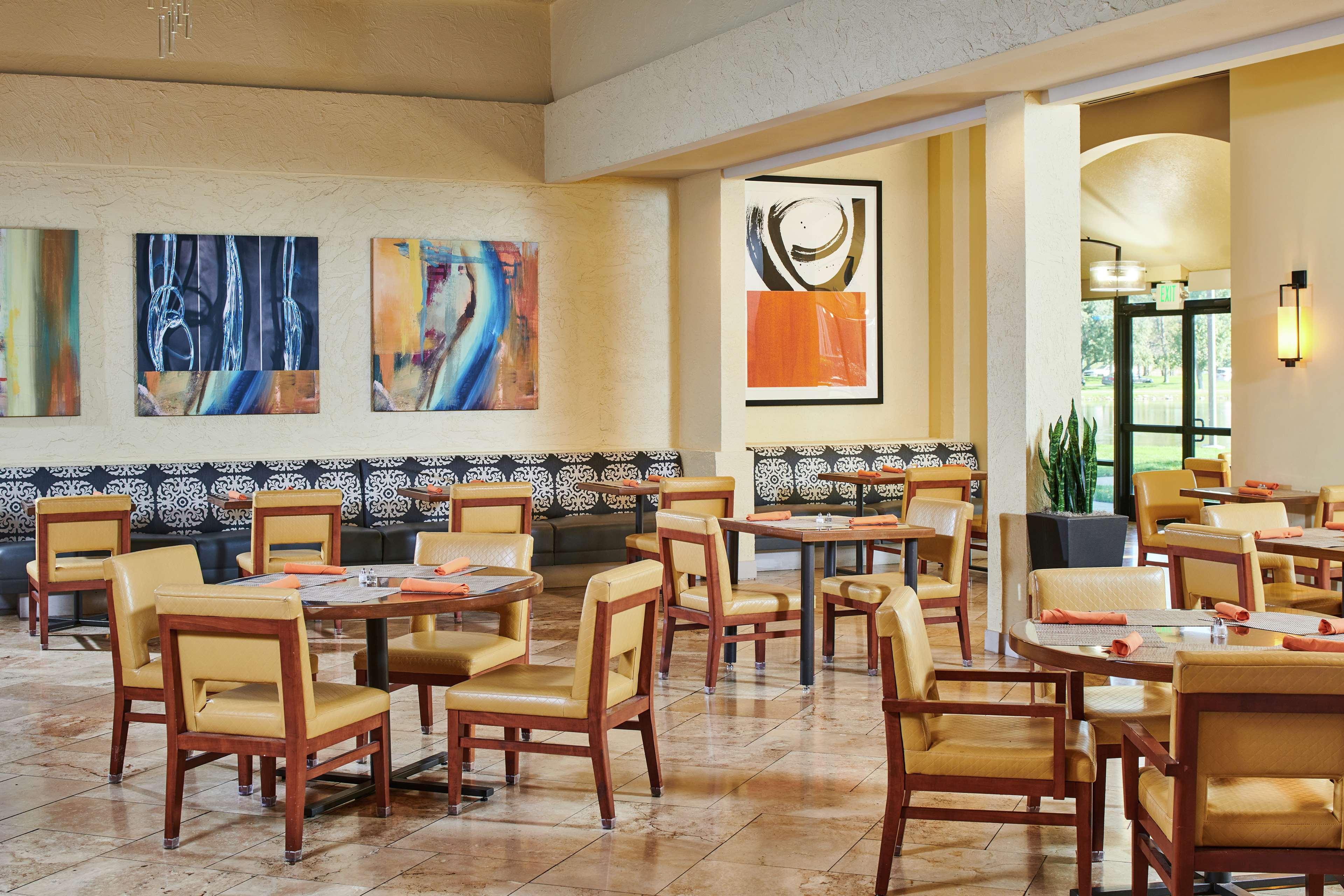 Doubletree By Hilton Hotel Salt Lake City Airport Exterior foto